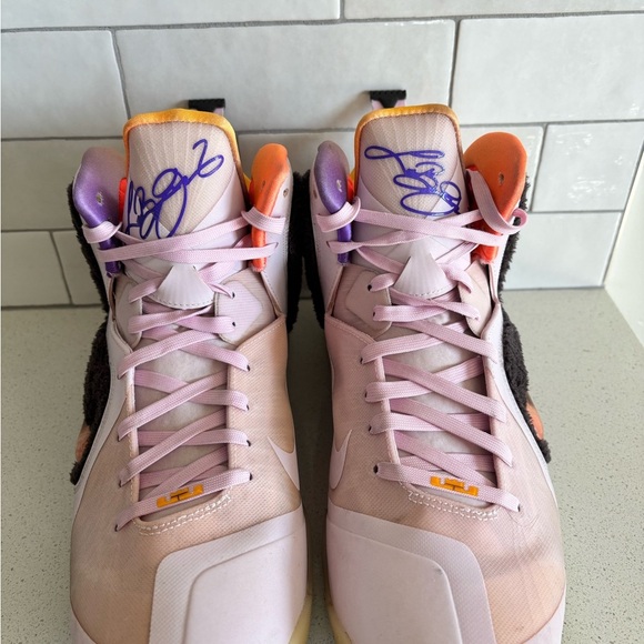 Size 11.5 Nike LeBron 9 Regal Pink Mens Basketball Shoes Sneakers EUC Limited Ed - Picture 8 of 11